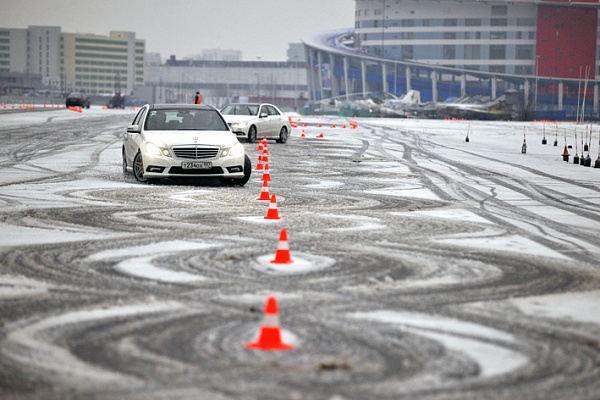 Контраварийное вождение в Самаре. Ultra Подарки. Купить уроки контраварийного вождения в Самаре. Научитесь водить машину в любых условиях! Сервис UltraPodarki.ru 8 800 505 95 30. Контраварийное вождение Самара, контраварийное вождение, экстремальное вождение Самара, экстремальное вождение, обучение вождению Самара, обучение вождению, вождение Самара, вождение,  курс вождения Самара, курс вождения, курсы экстремальное вождения Самара, курсы экстремального вождения, обучение в автошколе Самара, обучение в автошколе