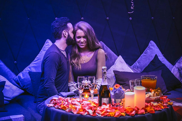 Романтическое свидание в кинотеатре в Самаре. Ultra Подарки. Купить романтическое свидание в кинотеатре в Самаре. Подарите самым близким незабываемые моменты и признайтесь в искренних чувствах. Сервис UltraPodarki.ru 8-800-505-95-30. Романтическое свидание в кинотеатре в Самаре, свидание в Самаре, свидание в кинотеатре, сертификат на свидание в кинотеатре, сертификат на свидание в Самаре, купить свидание, купить свидание Самара, первое свидание, девушка свидание, хороший кинотеатре, романтический кинотеатре, романтический вечер, романтический ужин, романтические любимому, романтическая музыка