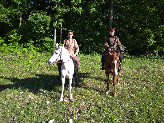 Конная прогулка в Самаре. Подарочные сертификаты Ultra Подарки. Купить оригинальный подарок или подарочный сертификат на Конная прогулка в Самаре. Сервис UltraPodarki.ru 8-800-505-9530. Катание на лошадях, Прогулка на лошади, Прогулка на лошадях для двоих, Конная прогулка.  Конный клуб, конная прогулка, конная прогулка в Самаре