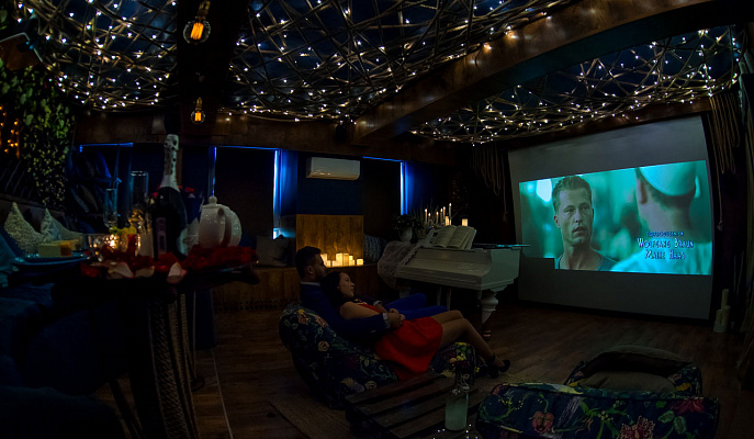 Романтическое свидание в кинотеатре в Самаре. Ultra Подарки. Купить романтическое свидание в кинотеатре в Самаре. Подарите самым близким незабываемые моменты и признайтесь в искренних чувствах. Сервис UltraPodarki.ru 8-800-505-95-30. Романтическое свидание в кинотеатре в Самаре, свидание в Самаре, свидание в кинотеатре, сертификат на свидание в кинотеатре, сертификат на свидание в Самаре, купить свидание, купить свидание Самара, первое свидание, девушка свидание, хороший кинотеатре, романтический кинотеатре, романтический вечер, романтический ужин, романтические любимому, романтическая музыка