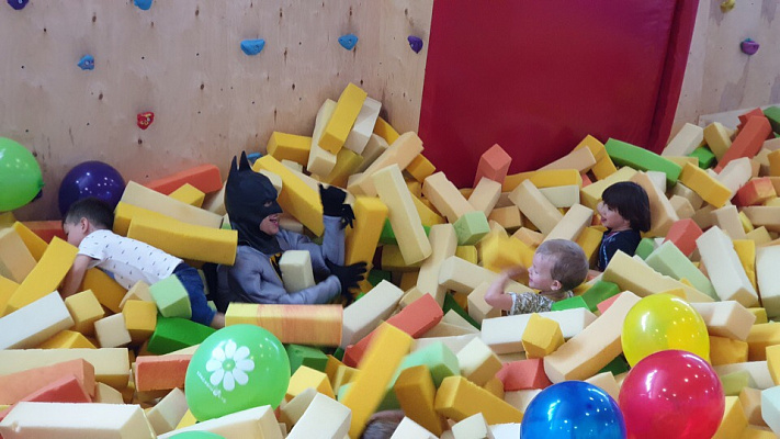  Батутный центр в Самаре. Сервис Ultra Подарки. Купить подарочный сертификат в батутный центр, попробуйте прыжки на батуте в Самаре. Сервис UltraPodarki.ru 8 (800) 555 95-30.. Батутный центр , батутный центр, батутный центр цены, батутный центр в Самаре,  батутный парк, батут прыгать, прыжки +на батуте, батут Самара, батут спорт