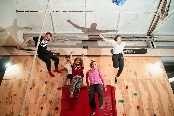  Батутный центр в Самаре. Сервис Ultra Подарки. Купить подарочный сертификат в батутный центр, попробуйте прыжки на батуте в Самаре. Сервис UltraPodarki.ru 8 (800) 555 95-30.. Батутный центр , батутный центр, батутный центр цены, батутный центр в Самаре,  батутный парк, батут прыгать, прыжки +на батуте, батут Самара, батут спорт