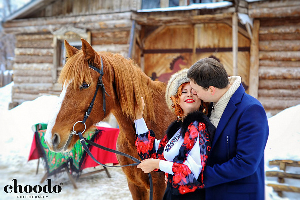 Конная прогулка в Самаре. Подарочные сертификаты Ultra Подарки. Купить оригинальный подарок или подарочный сертификат на Конная прогулка в Самаре. Сервис UltraPodarki.ru 8-800-505-9530. Катание на лошадях, Прогулка на лошади, Прогулка на лошадях для двоих, Конная прогулка.  Конный клуб, конная прогулка, конная прогулка в Самаре