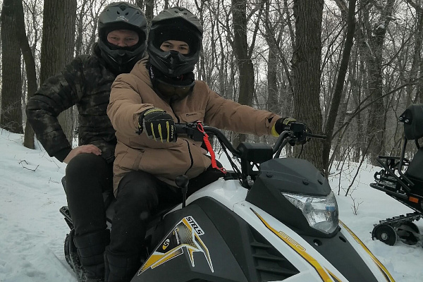 Катание на снегоходах в Самаре в подарок. Сервис Ultra Подарки
. Подарочный сертификат на катание на снегоходах в Самаре с друзьями. Закажите прокат снегоходов в подарок для мужчины по привлекательным ценам. Живописные маршруты для езды на снегоходах это отличная возможность активного отдыха. Сервис UltraPodarki.ru 8 800 505 95 30. катание на снегоходах, подарочный сертификат на катание на снегоходе, прокат снегоходов, прокат снегоходов Самара, катание на снегоходах Самара, езда на снегоходе