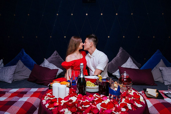 Романтическое свидание в кинотеатре в Самаре. Ultra Подарки. Купить романтическое свидание в кинотеатре в Самаре. Подарите самым близким незабываемые моменты и признайтесь в искренних чувствах. Сервис UltraPodarki.ru 8-800-505-95-30. Романтическое свидание в кинотеатре в Самаре, свидание в Самаре, свидание в кинотеатре, сертификат на свидание в кинотеатре, сертификат на свидание в Самаре, купить свидание, купить свидание Самара, первое свидание, девушка свидание, хороший кинотеатре, романтический кинотеатре, романтический вечер, романтический ужин, романтические любимому, романтическая музыка